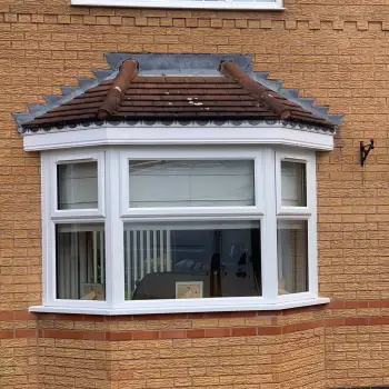 Bay window in white.: Click Here To View Larger Image